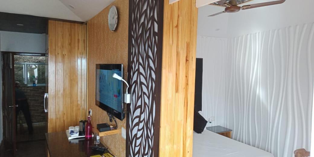 Blue Pine Resort Lansdowne Dış mekan fotoğraf