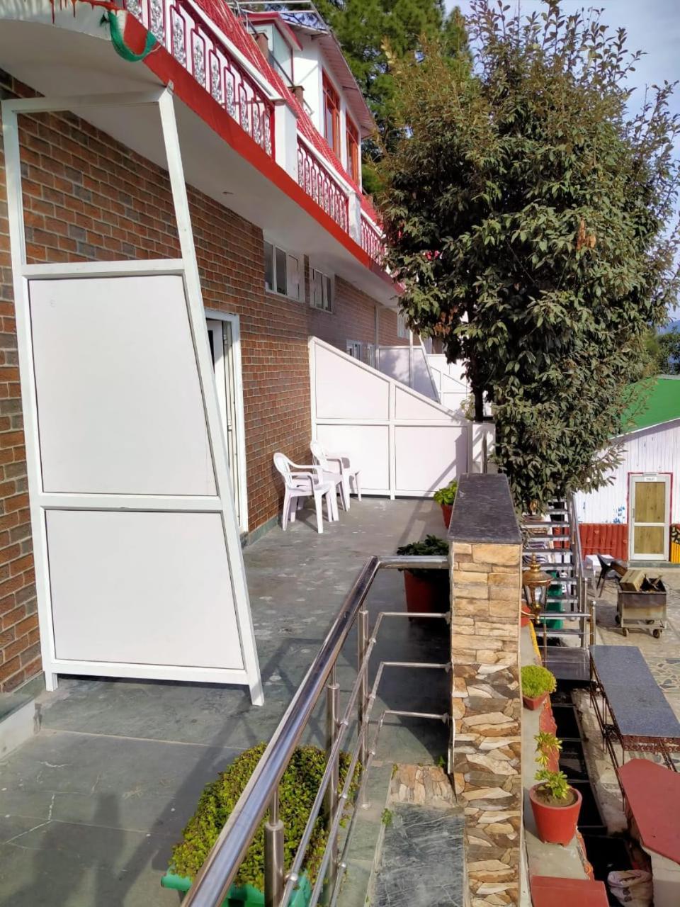 Blue Pine Resort Lansdowne Dış mekan fotoğraf