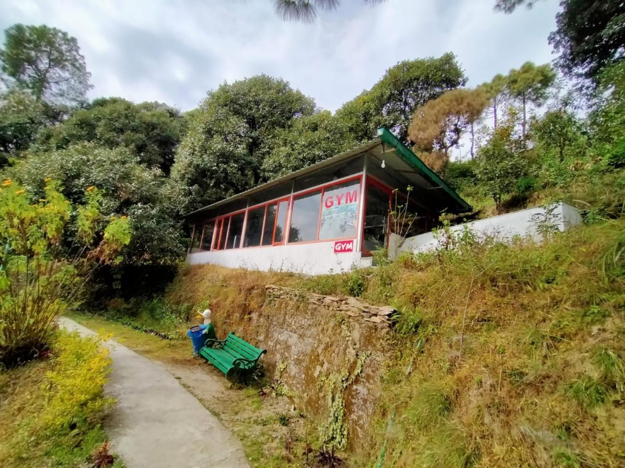 Blue Pine Resort Lansdowne Dış mekan fotoğraf