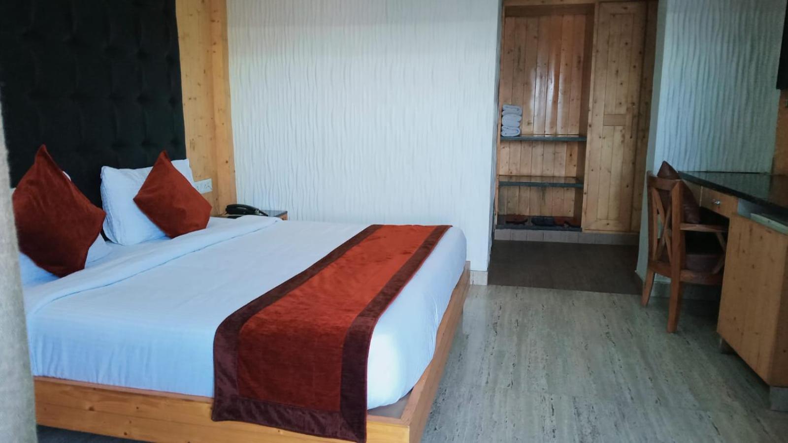 Blue Pine Resort Lansdowne Dış mekan fotoğraf