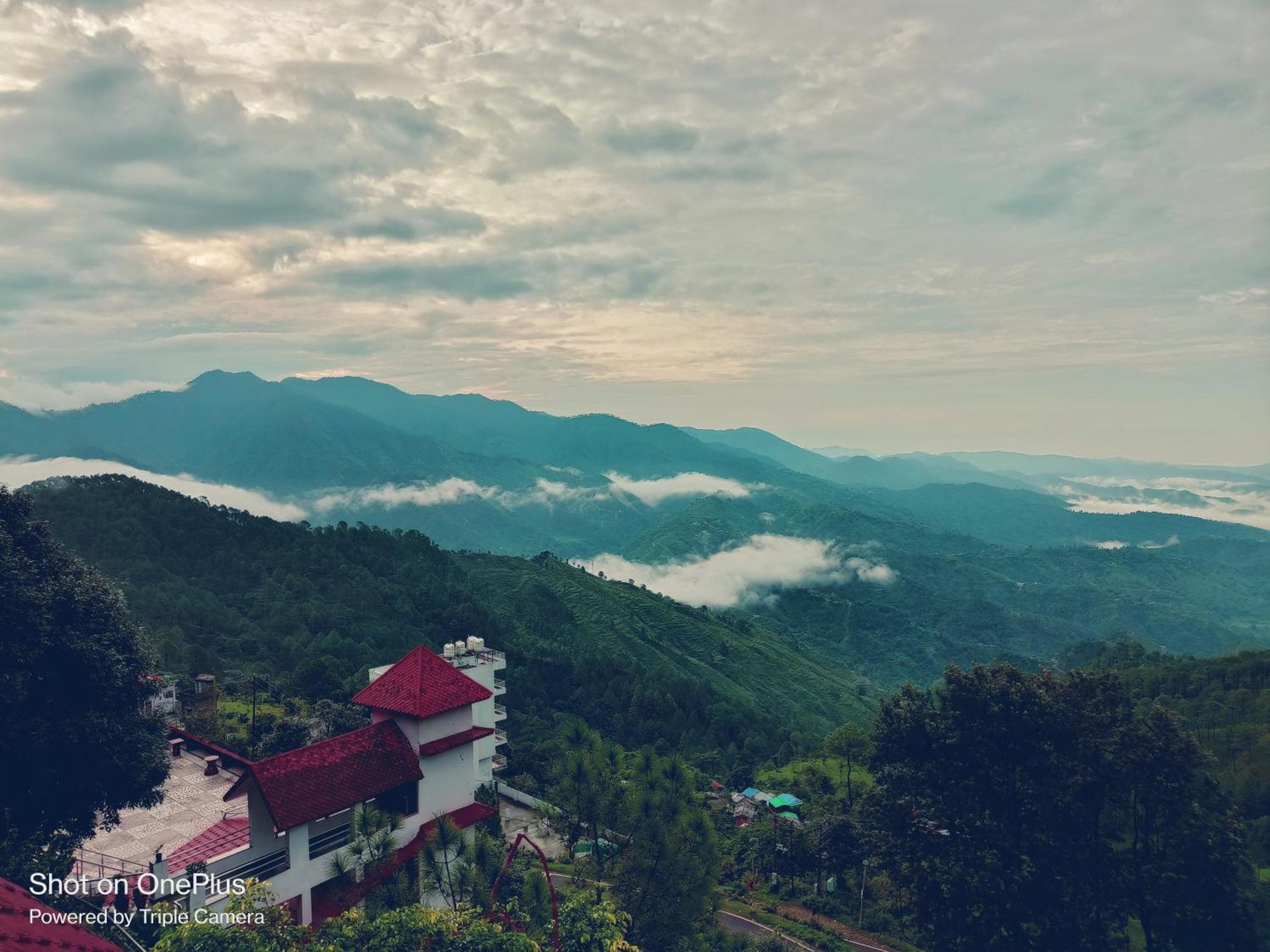 Blue Pine Resort Lansdowne Dış mekan fotoğraf
