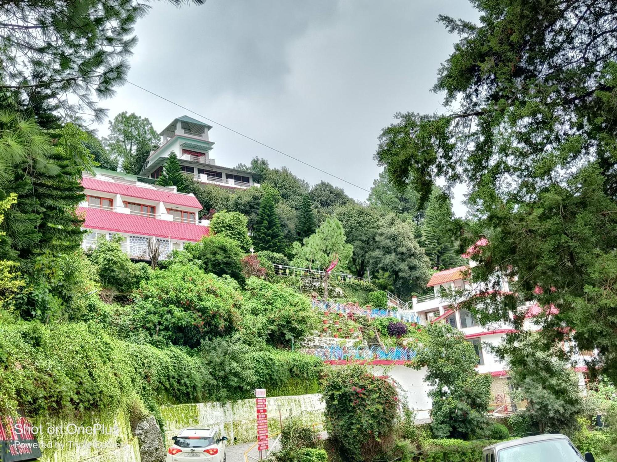 Blue Pine Resort Lansdowne Dış mekan fotoğraf