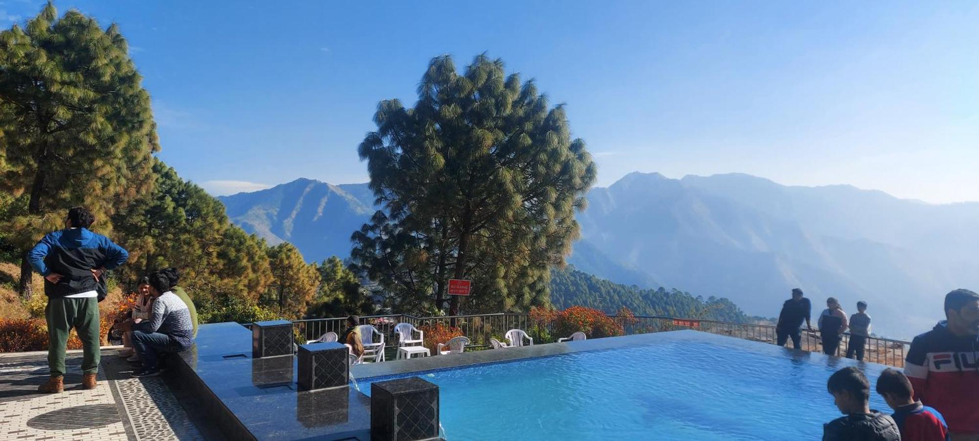 Blue Pine Resort Lansdowne Dış mekan fotoğraf