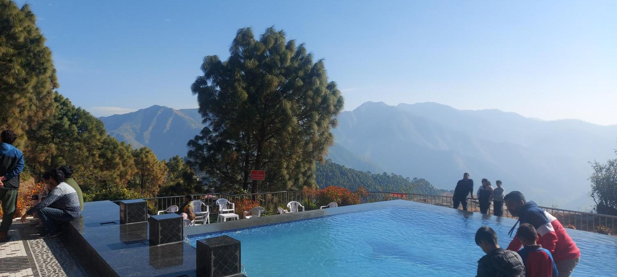 Blue Pine Resort Lansdowne Dış mekan fotoğraf