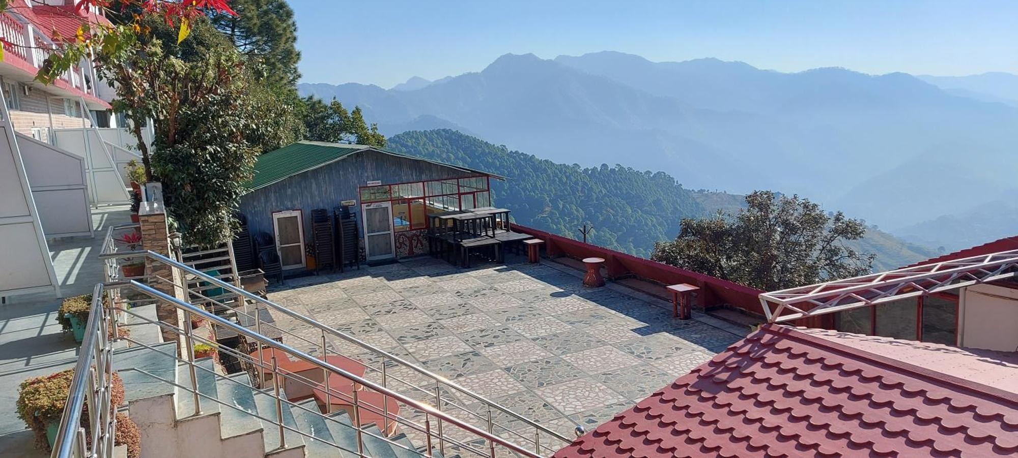 Blue Pine Resort Lansdowne Dış mekan fotoğraf